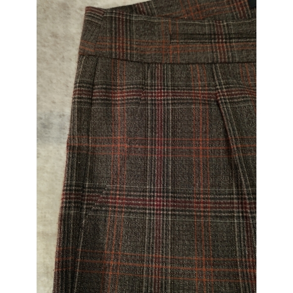 BCBGMAXAZRIA Knee Length Cropped Pants - Picture 5 of 6